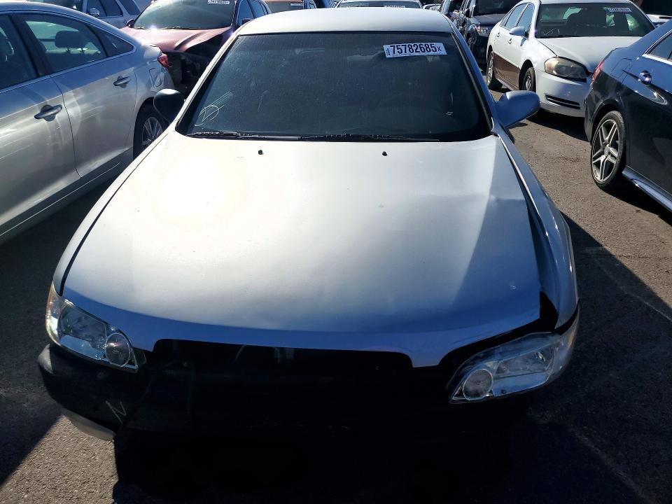 2001 Nissan Altima xe