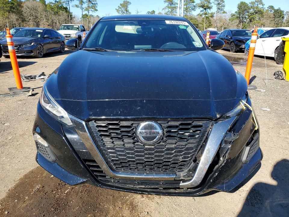 2022 Nissan Altima sr