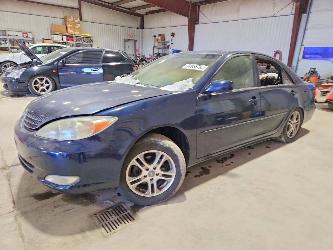 2003 Toyota Camry le