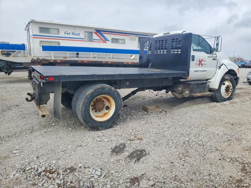 2013 Ford F750 Super Duty Flatbed Truck
