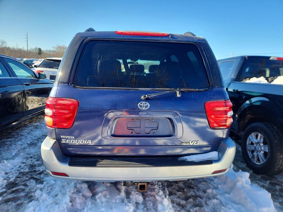 2004 Toyota Sequoia SR5