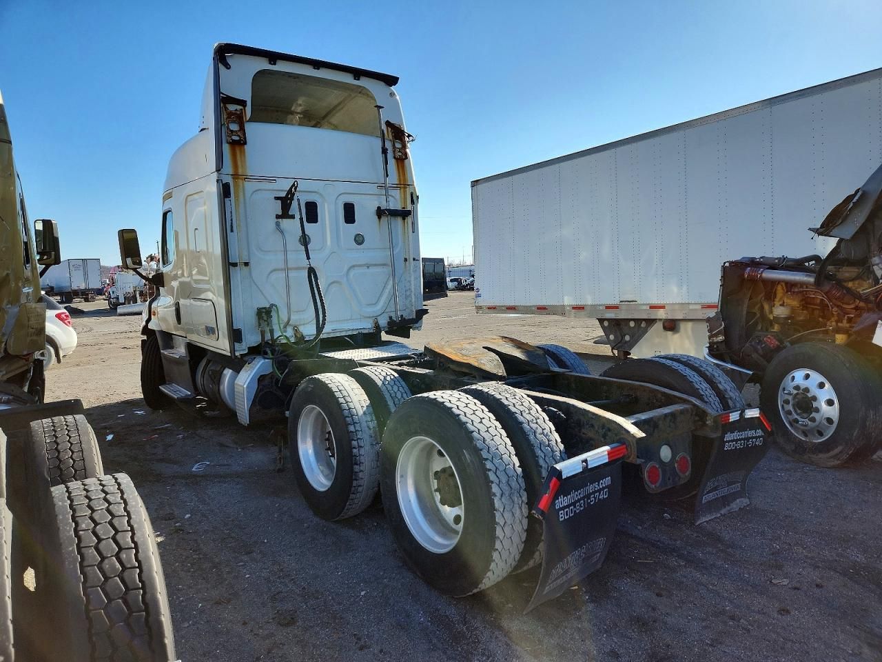 2016 Freightliner Cascadia 113 Semi Truck