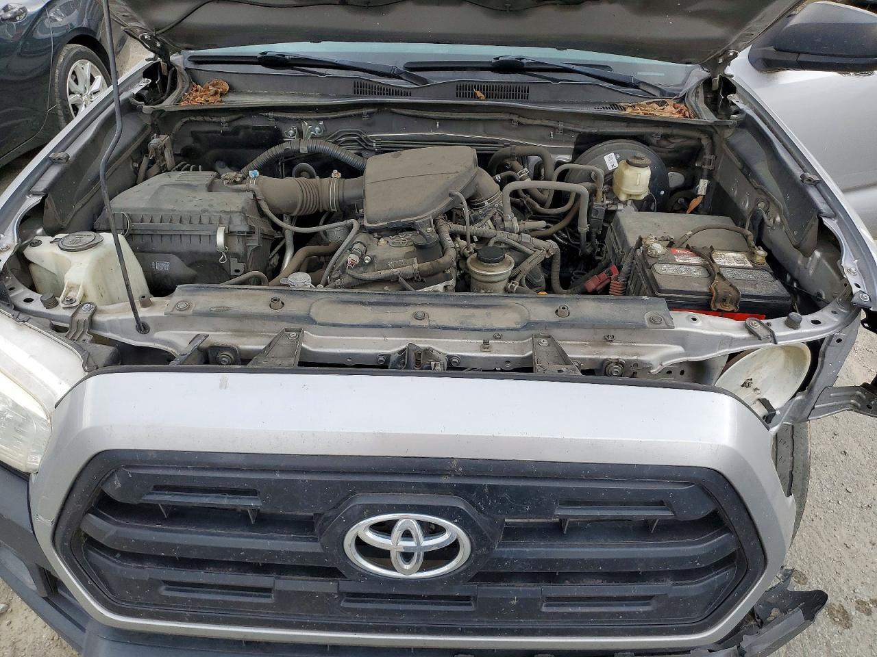 2017 Toyota Tacoma SR