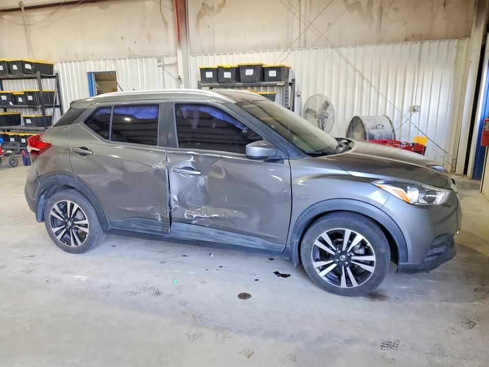 2019 Nissan Kicks s
