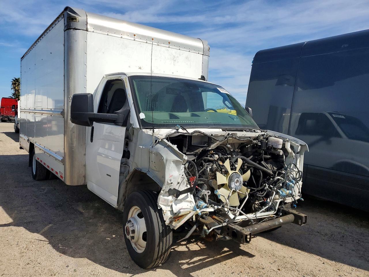 2021 GMC Savana BOX Truck