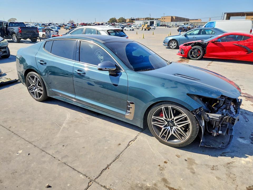 2022 KIA Stinger GT1