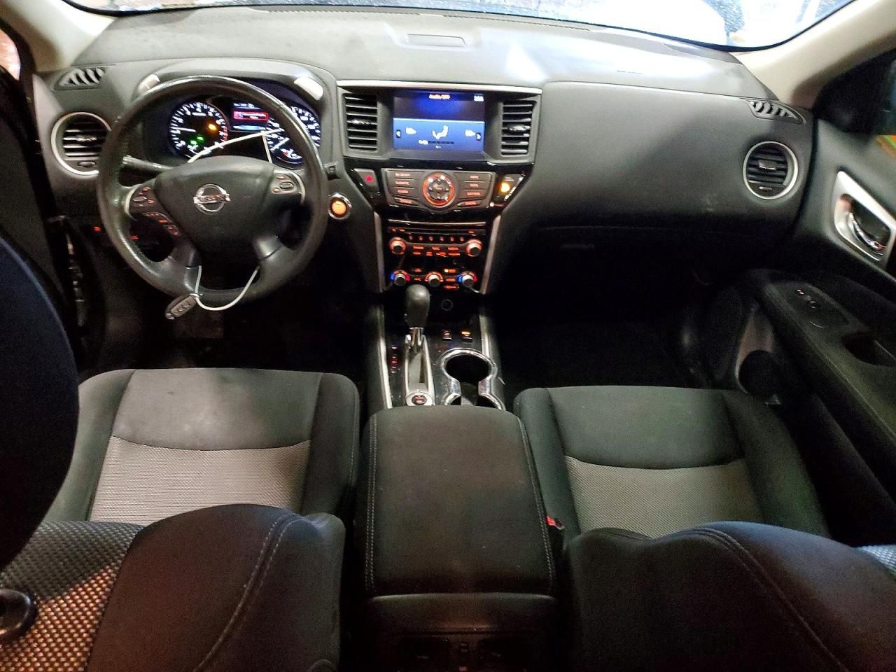 2017 Nissan Pathfinder s