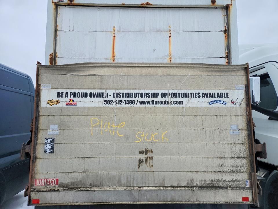 2013 Isuzu Npr hd Delivery Truck