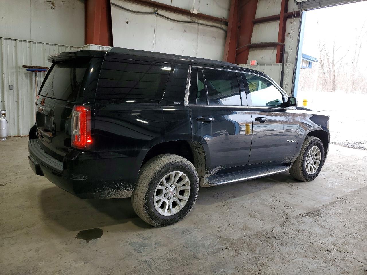2017 GMC Yukon slt