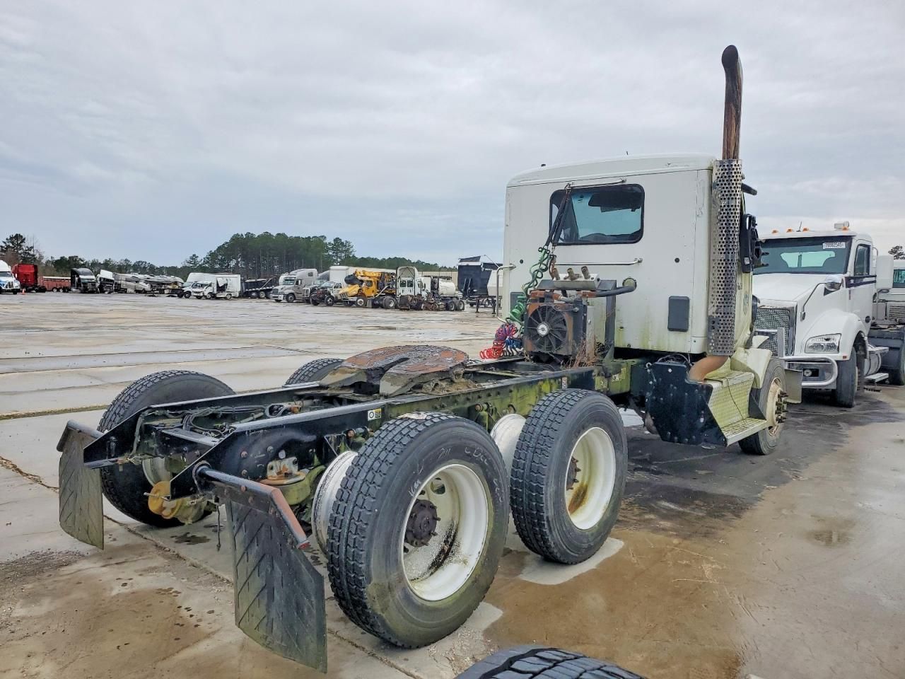 2017 Kenworth T880 Semi Truck