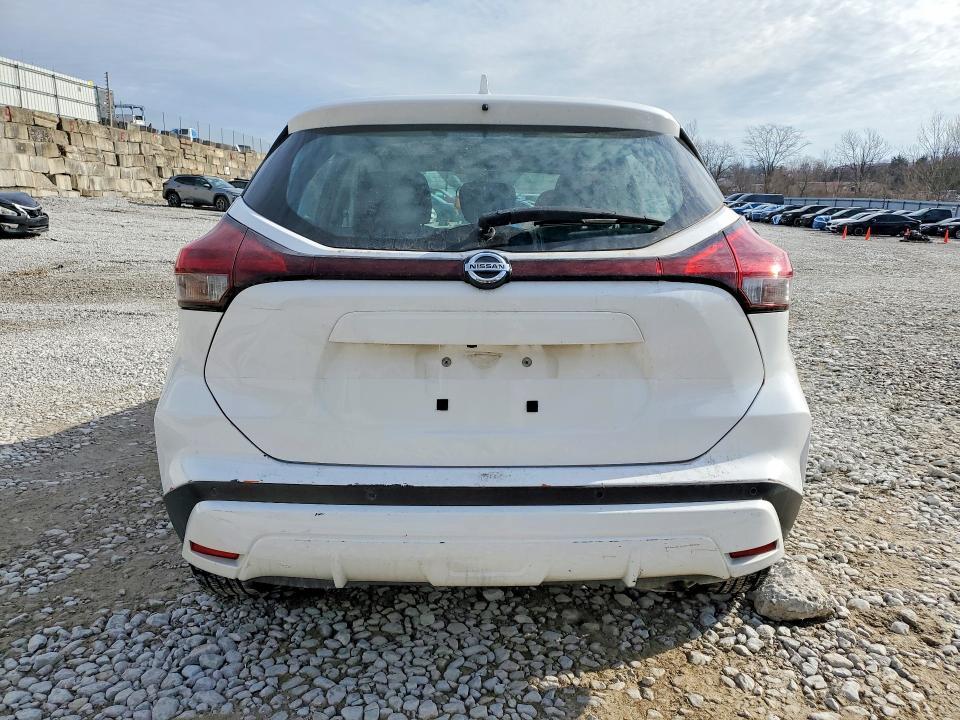 2021 Nissan Kicks s
