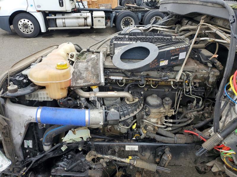 2021 Freightliner Cascadia 1-semi Truck