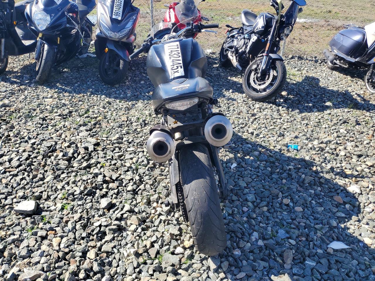 2011 Ducati Monster 696