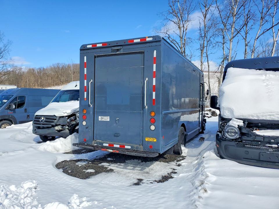 2021 Freightliner Mt45g Chassis Delivery Truck