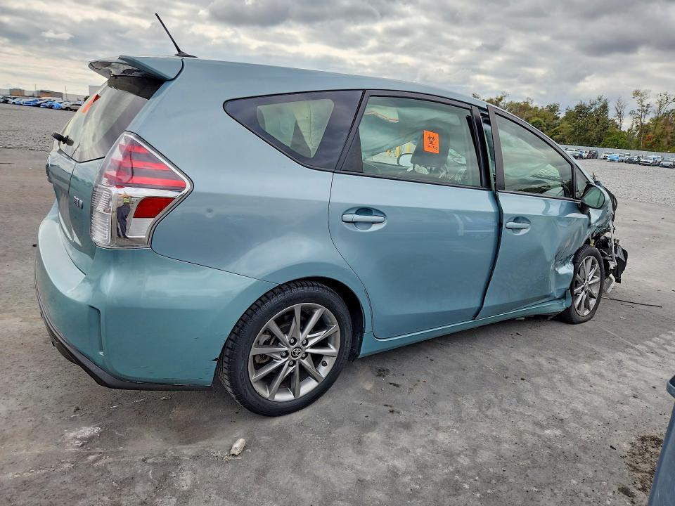 2015 Toyota Prius v Five