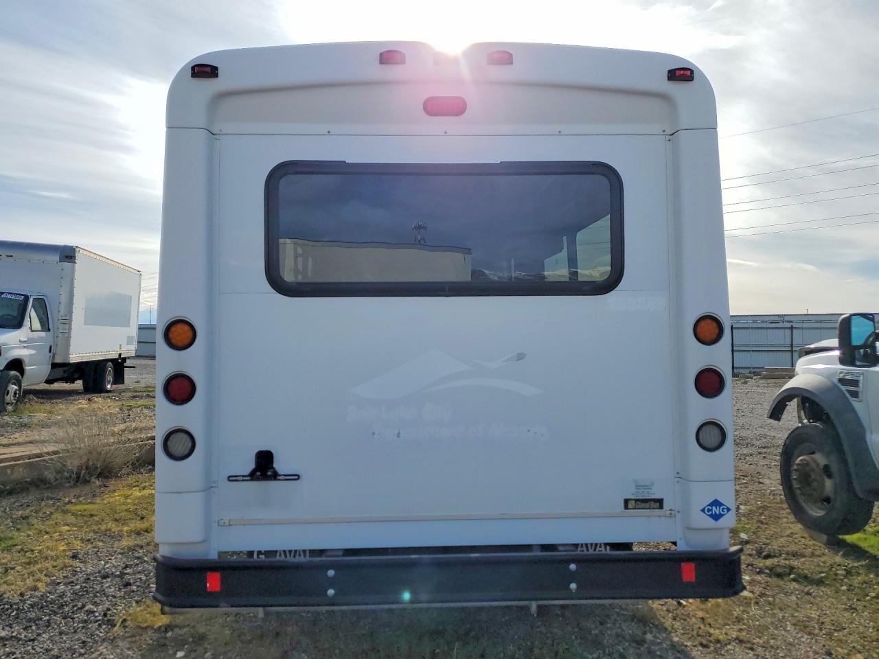 2016 Ford E450 Shuttle Bus