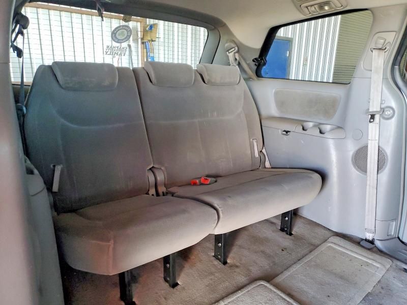 2005 Toyota Sienna ce