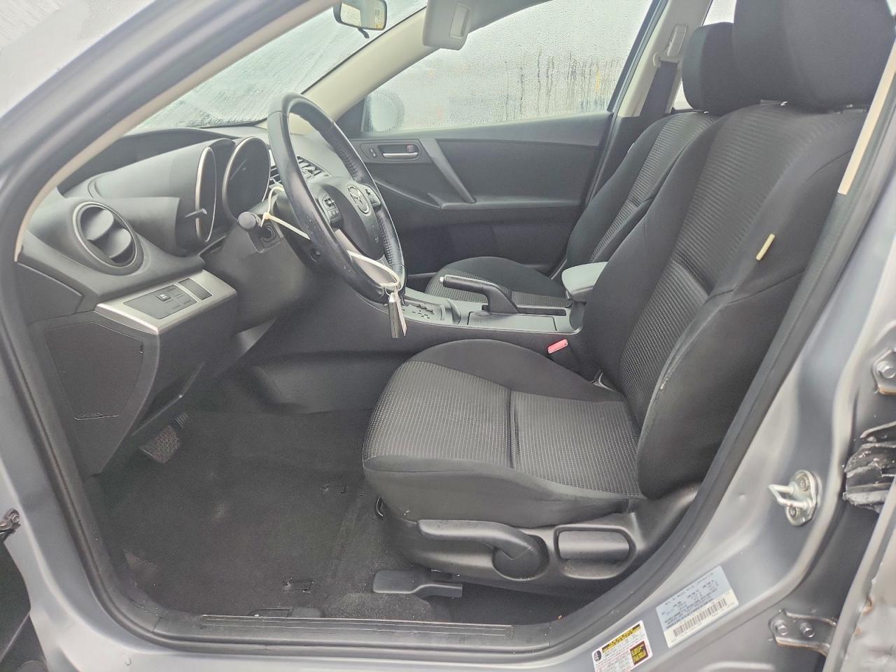 2013 Mazda 3 I