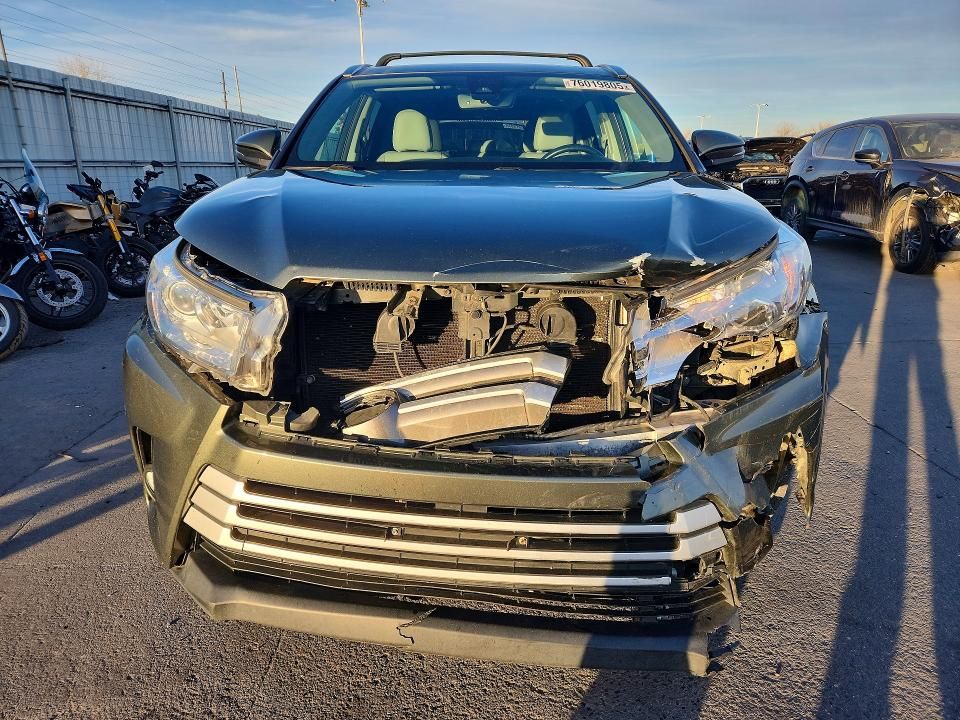 2017 Toyota Highlander se