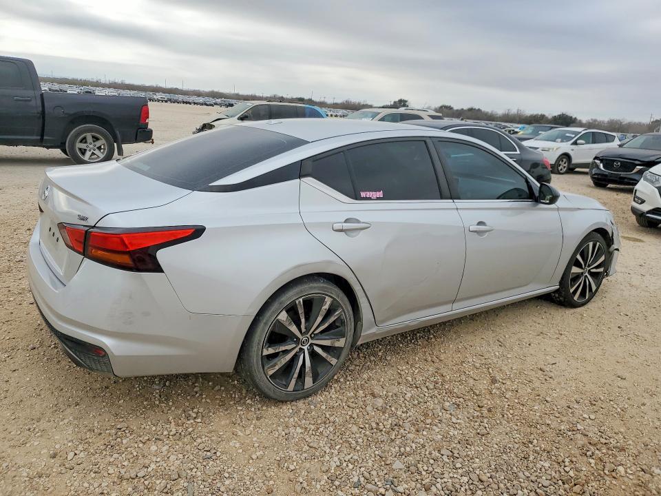 2019 Niss Altima 2.5 sr