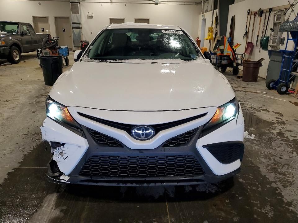 2022 Toyota Camry se