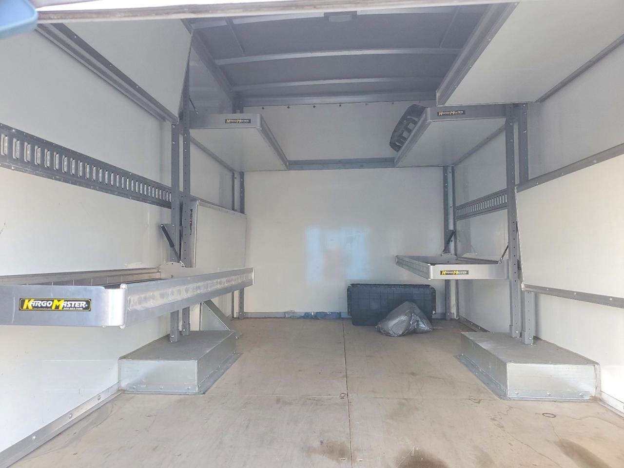 2023 Chevrolet Express BOX Truck