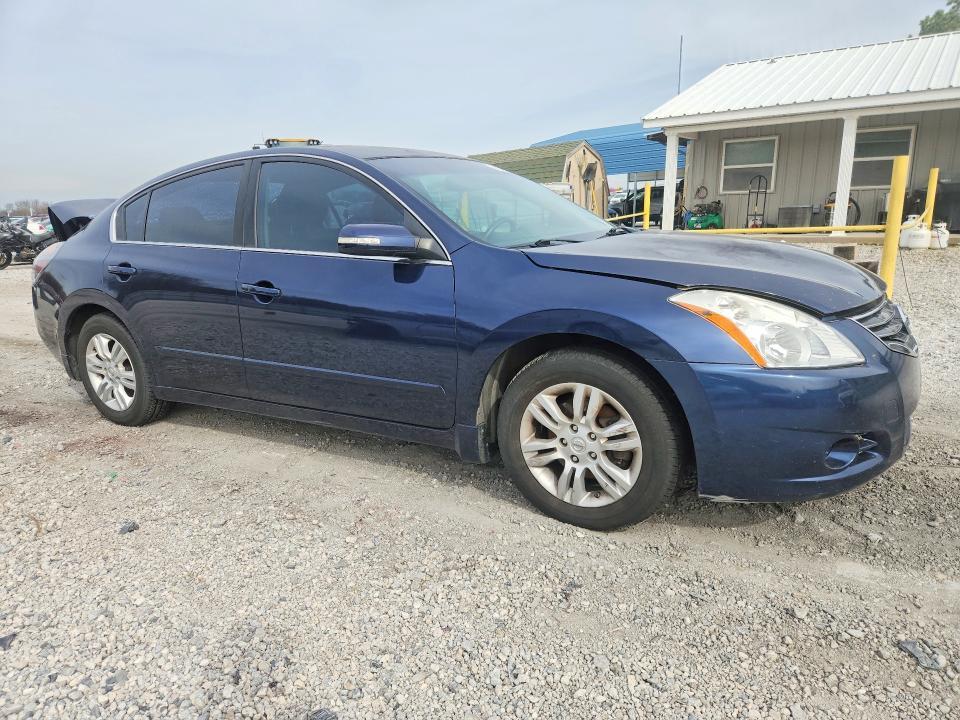 2011 Niss Altima Base