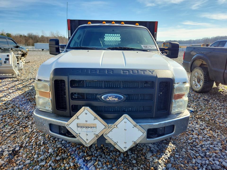 2010 Ford F350 Super Duty Flatbed Truck