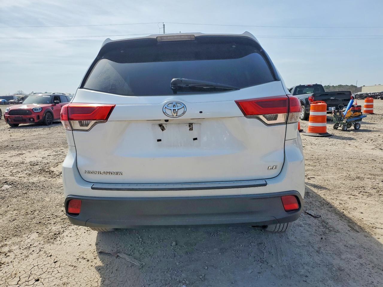 2018 Toyota Highlander le Plus