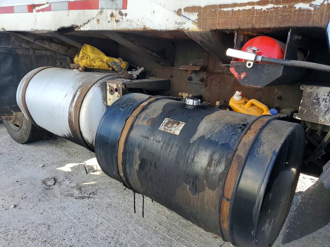 2009 Mack 600 MRU600