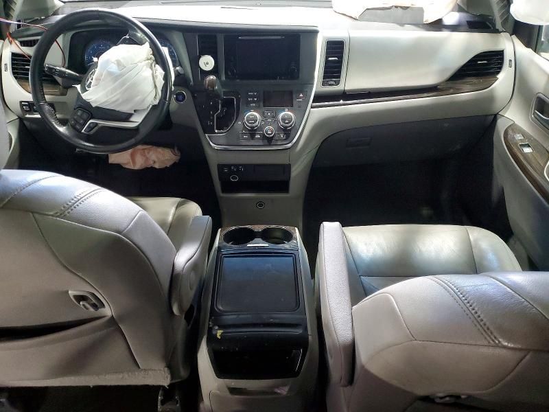 2015 Toyota Sienna xle