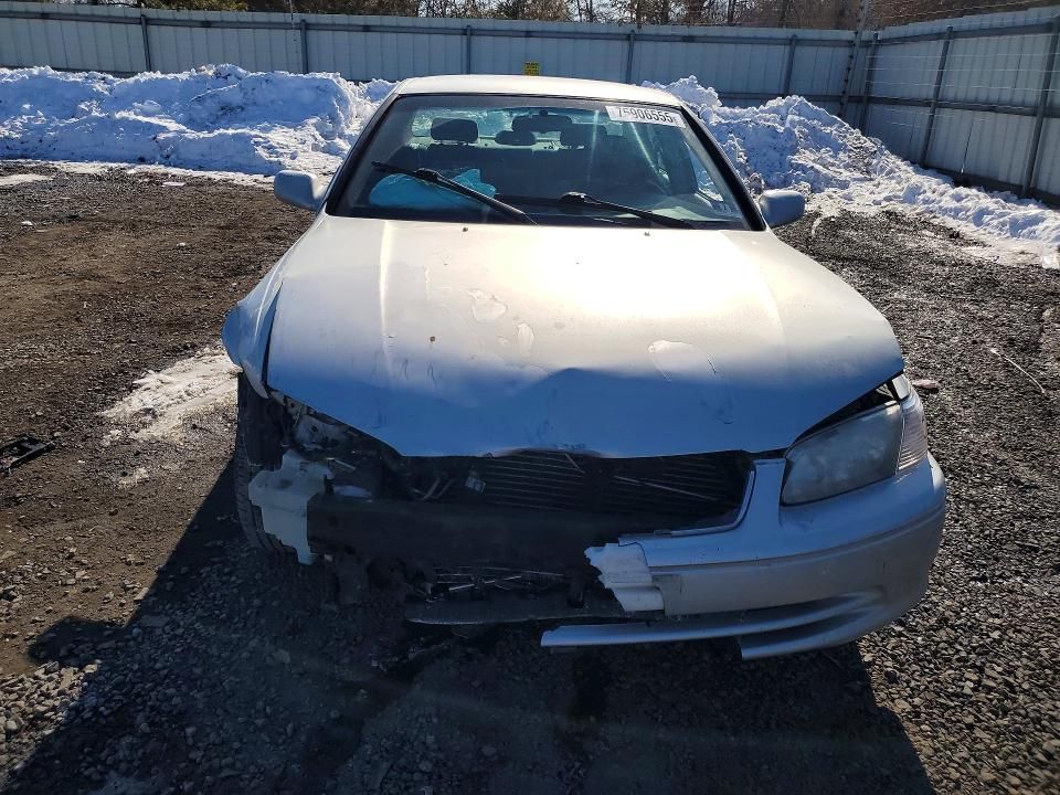 2000 Toyota Camry le