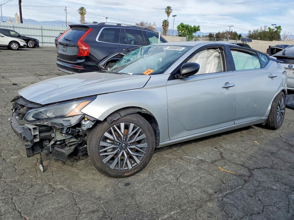 2024 Nissan Altima sv
