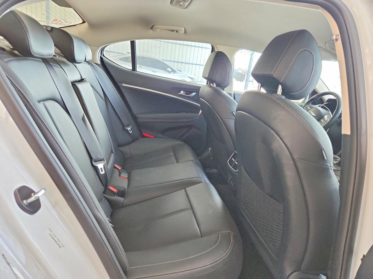2025 Genesis G70 2.5t Standard