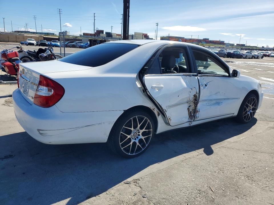 2004 Toyota Camry le