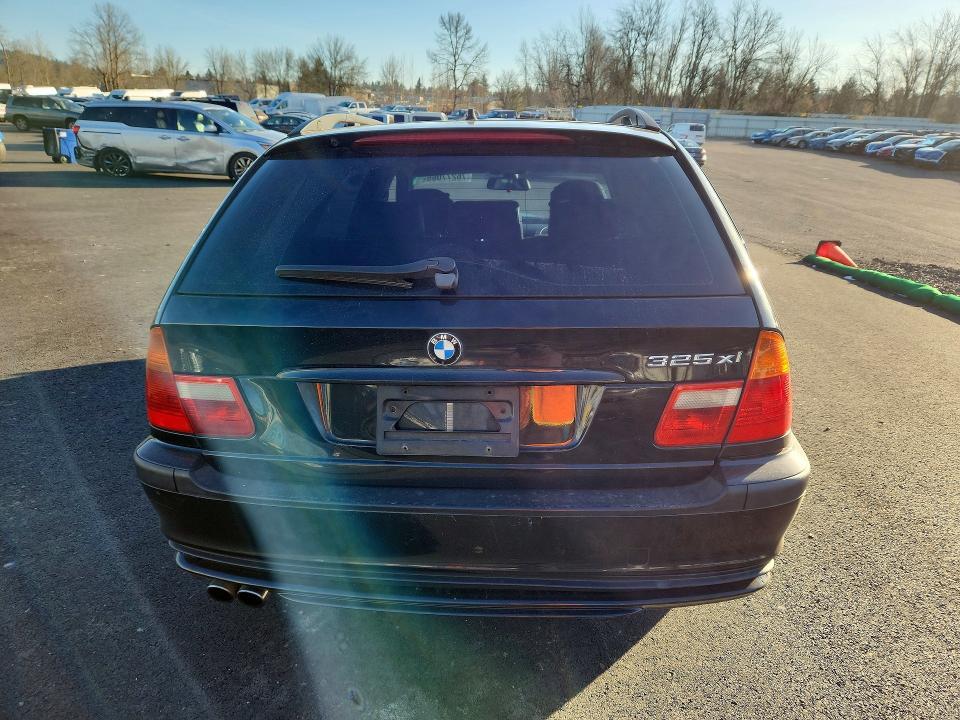 2003 BMW 325 xit