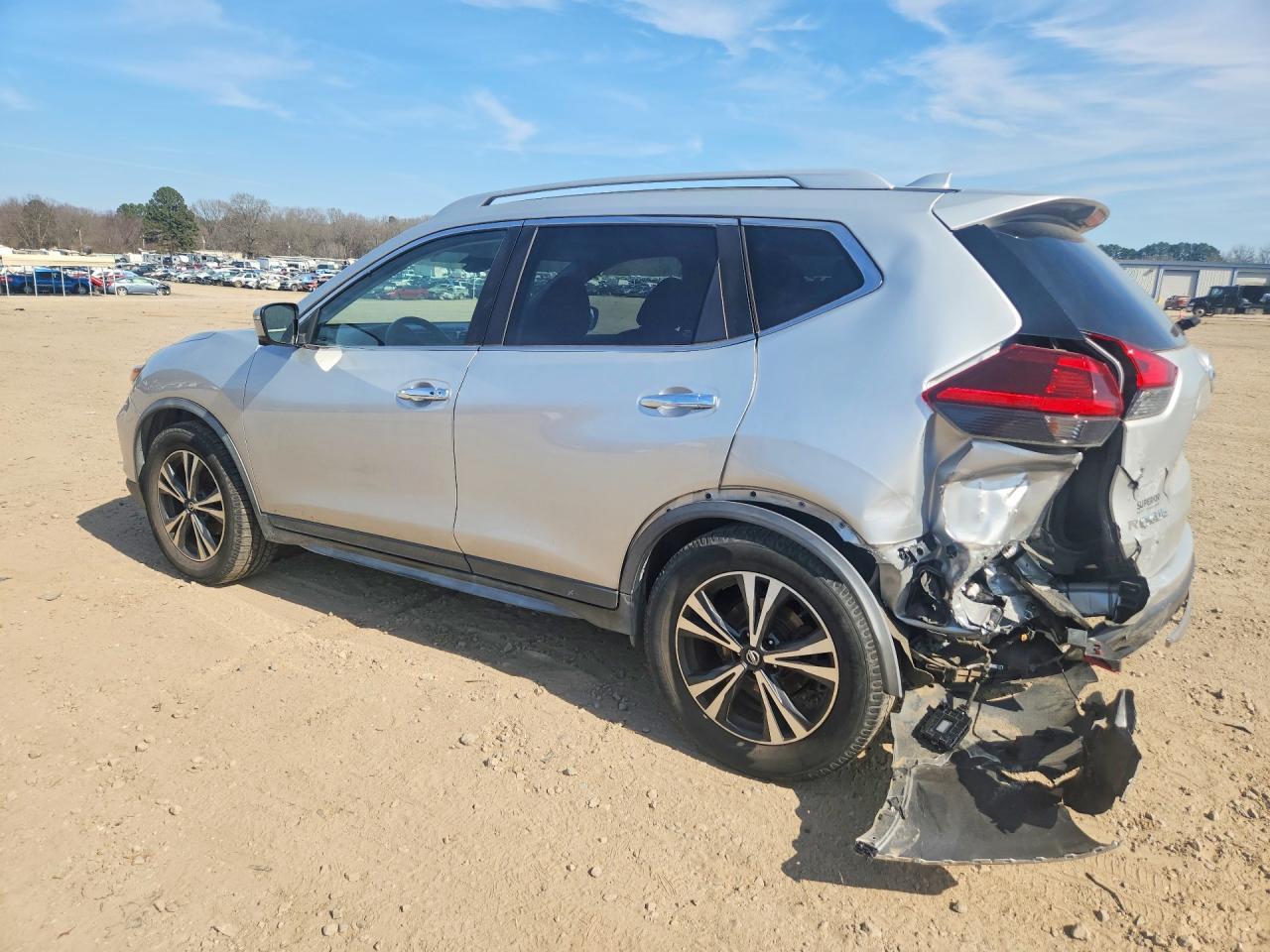 2020 Nissan Rogue sv
