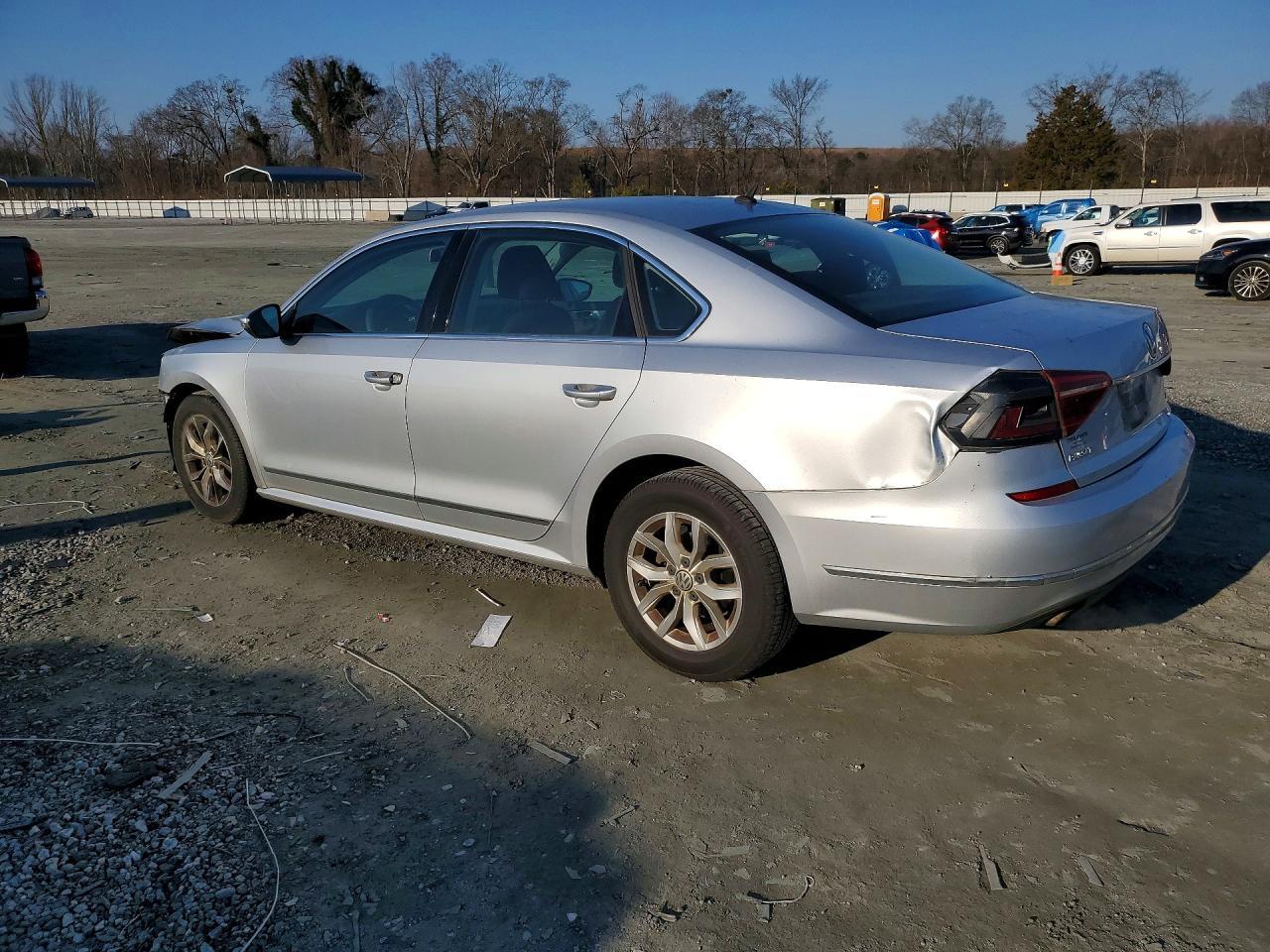 2017 Volkswagen Passat s