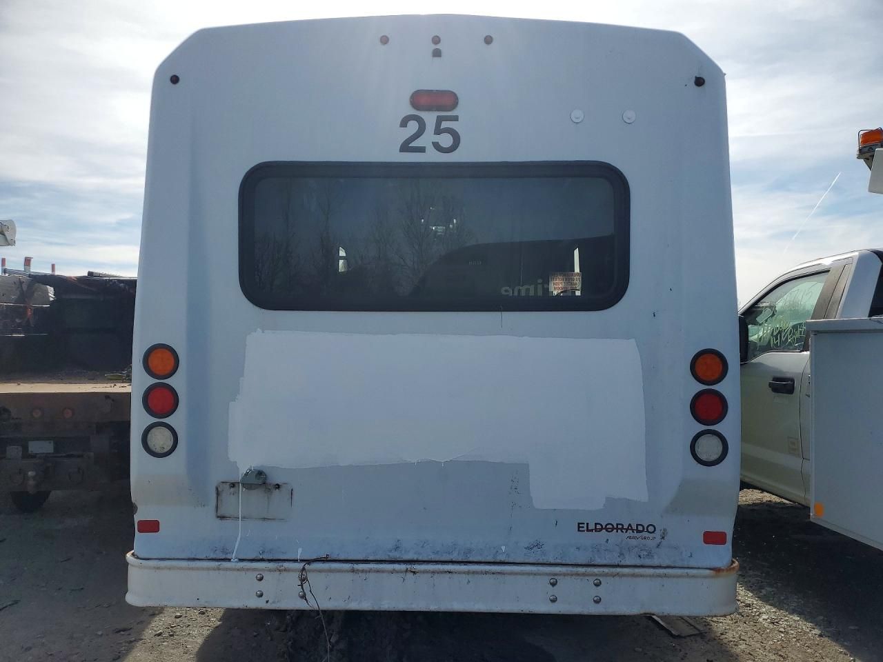 2017 Ford Econoline E450 Super Duty Cutaway Van