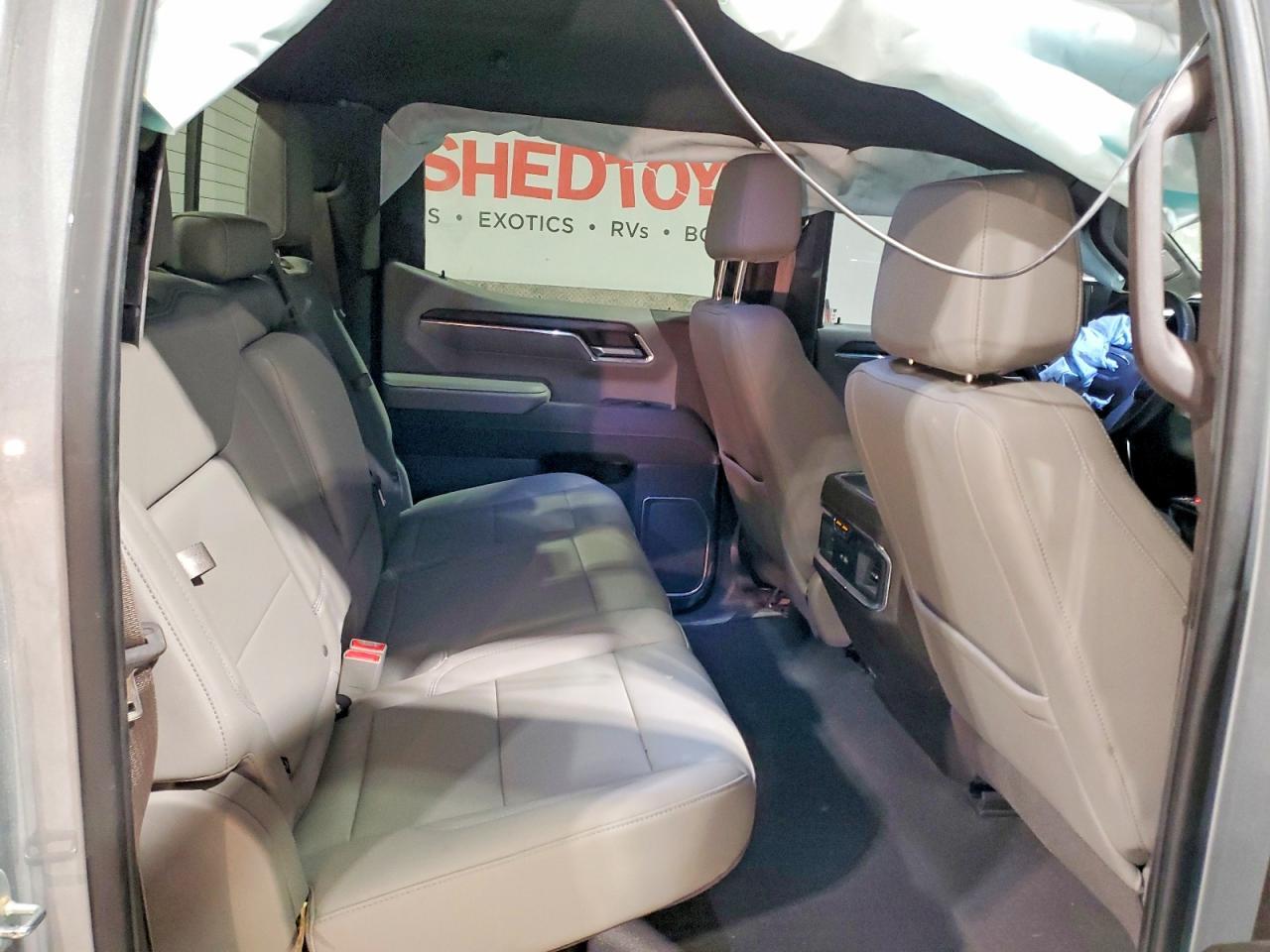 2023 GMC Sierra K1500 slt