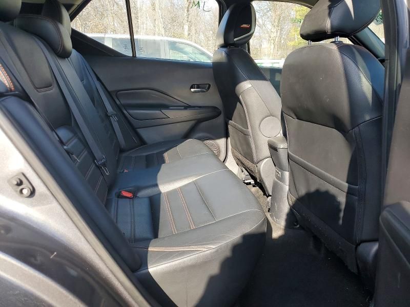 2020 Nissan Kicks sr