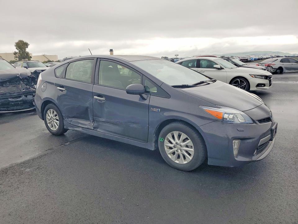 2013 Toyota Prius Plug-in Hybrid Advanced