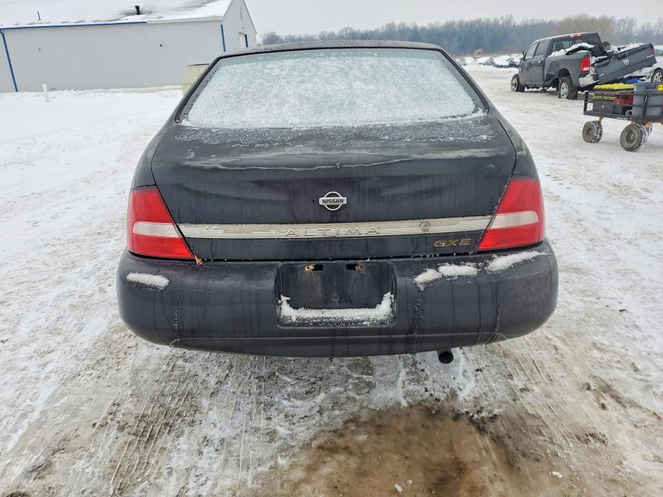 2001 Nissan Altima xe