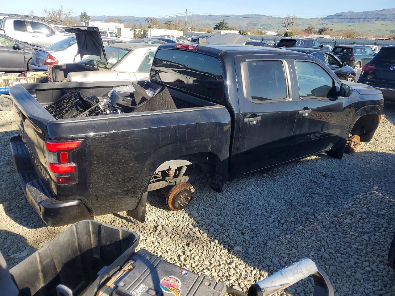 2022 Nissan Frontier s