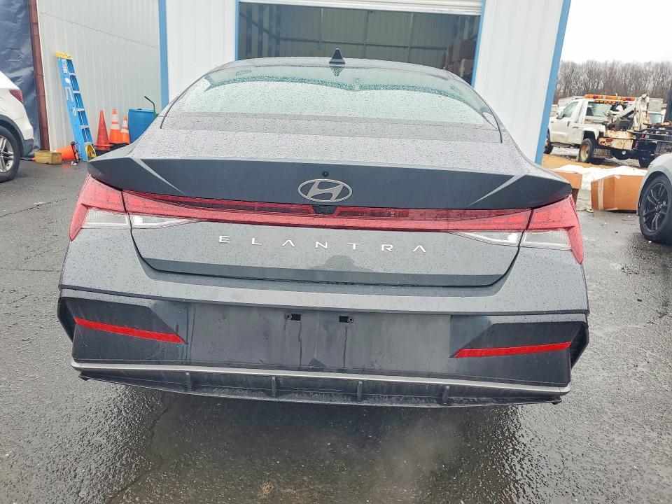 2025 Hyundai Elantra sel Convenience