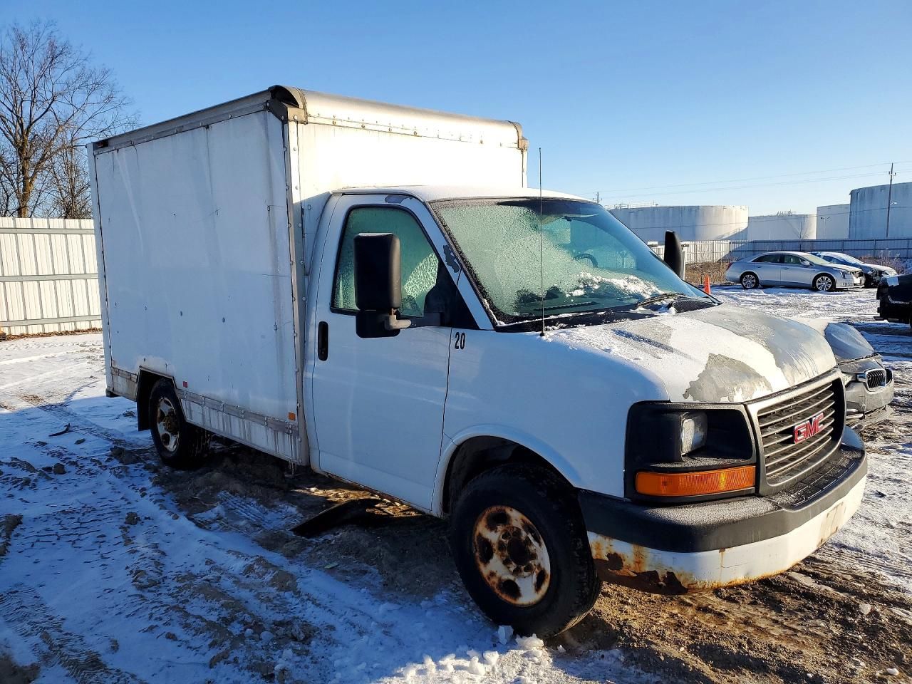 2004 GMC Savana BOX Truck
