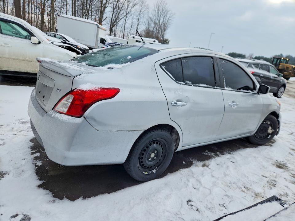 2019 Nissan Versa s