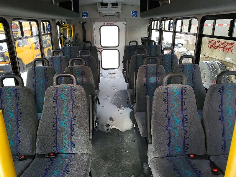 2016 Ford Econoline E450 Super Duty Cutaway Van