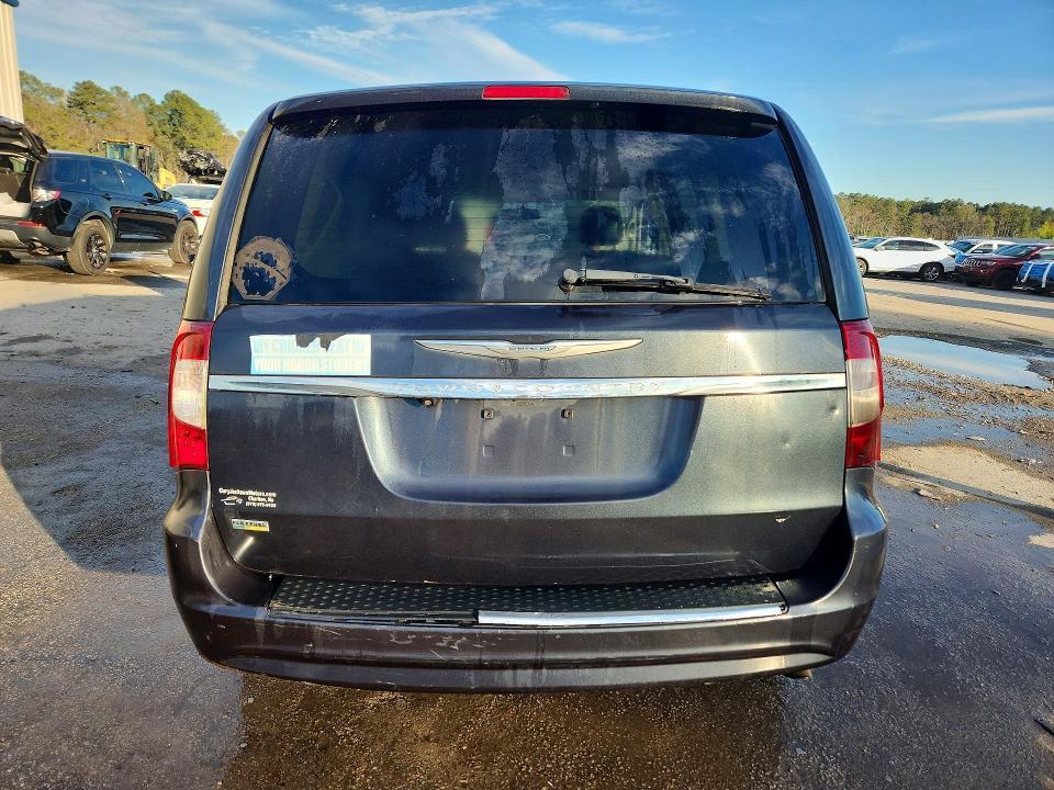 2013 Chrysler Town & Country Touring