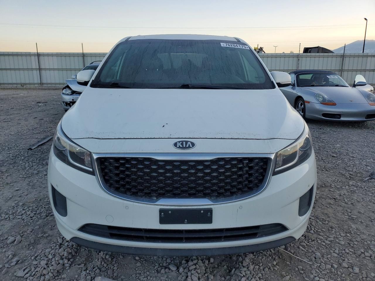 2017 KIA Sedona lx